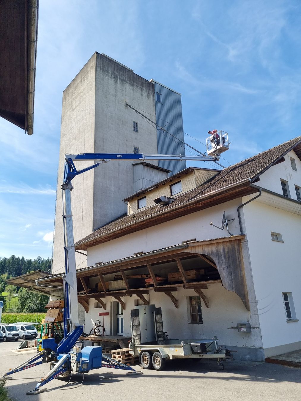 Piattaforme elevatrici & Crick: Hebebühne Multitel SMX 250 K 25 Meter – Usato da Buttisholz venduto da jrperformance