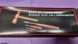 Man's Gift Hammer mit 4-in-1 Schraubenz.