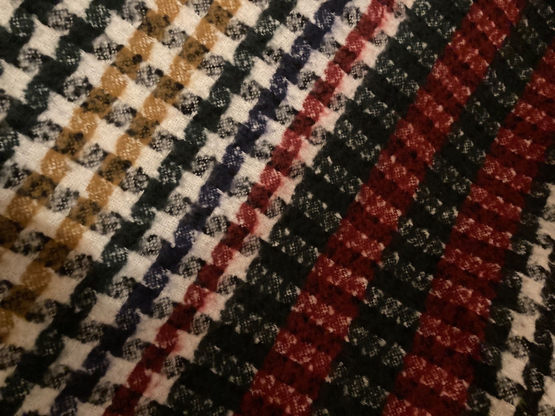 Zara Foulard & Sciarpe: Schal von Zara mit farbigem Karo-Muster – Usato da Bern venduto da katystrophal 1