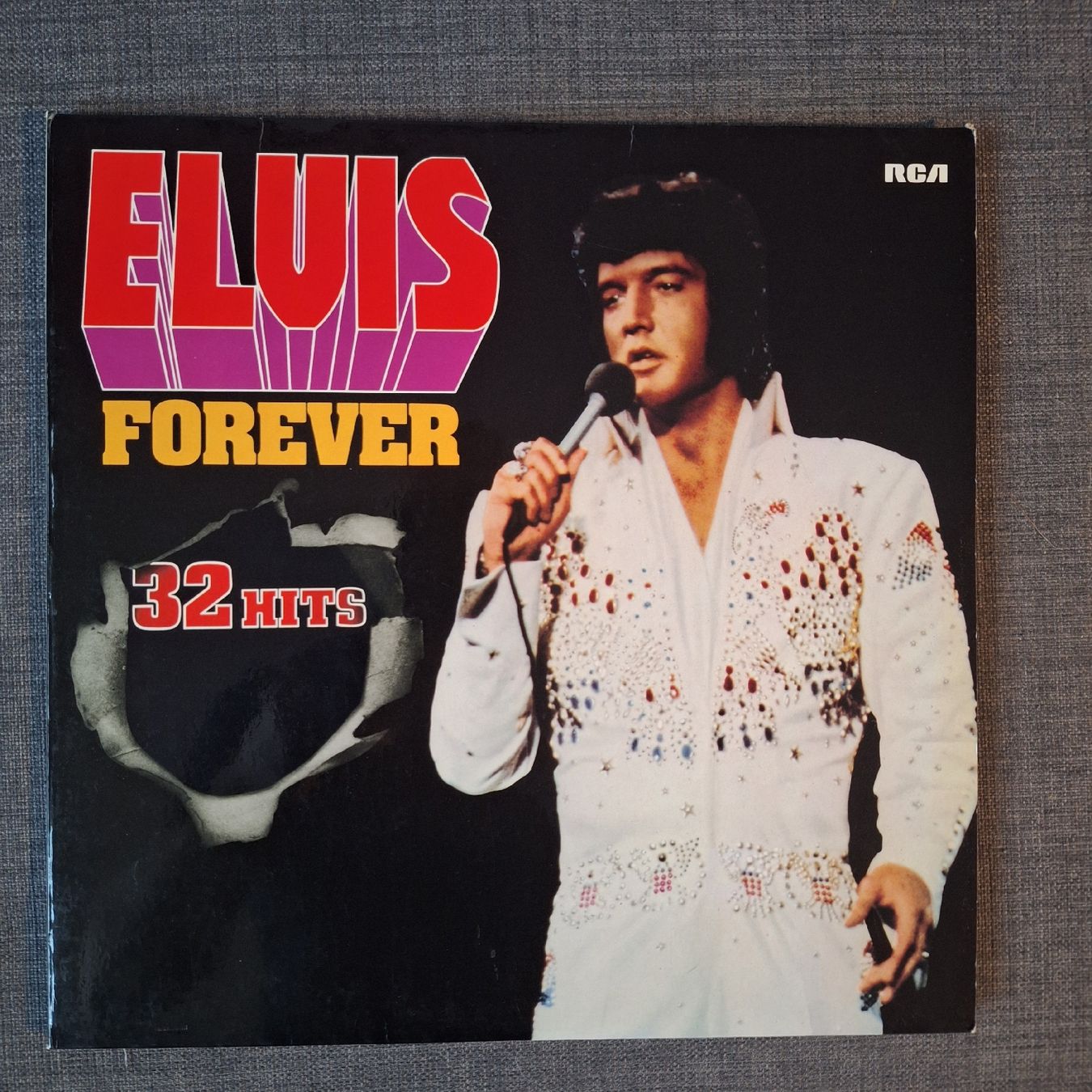 Dischi in vinile: Elvis Forever - Double Vinyle 32 Hits – Usato da Aïre venduto da Redge14