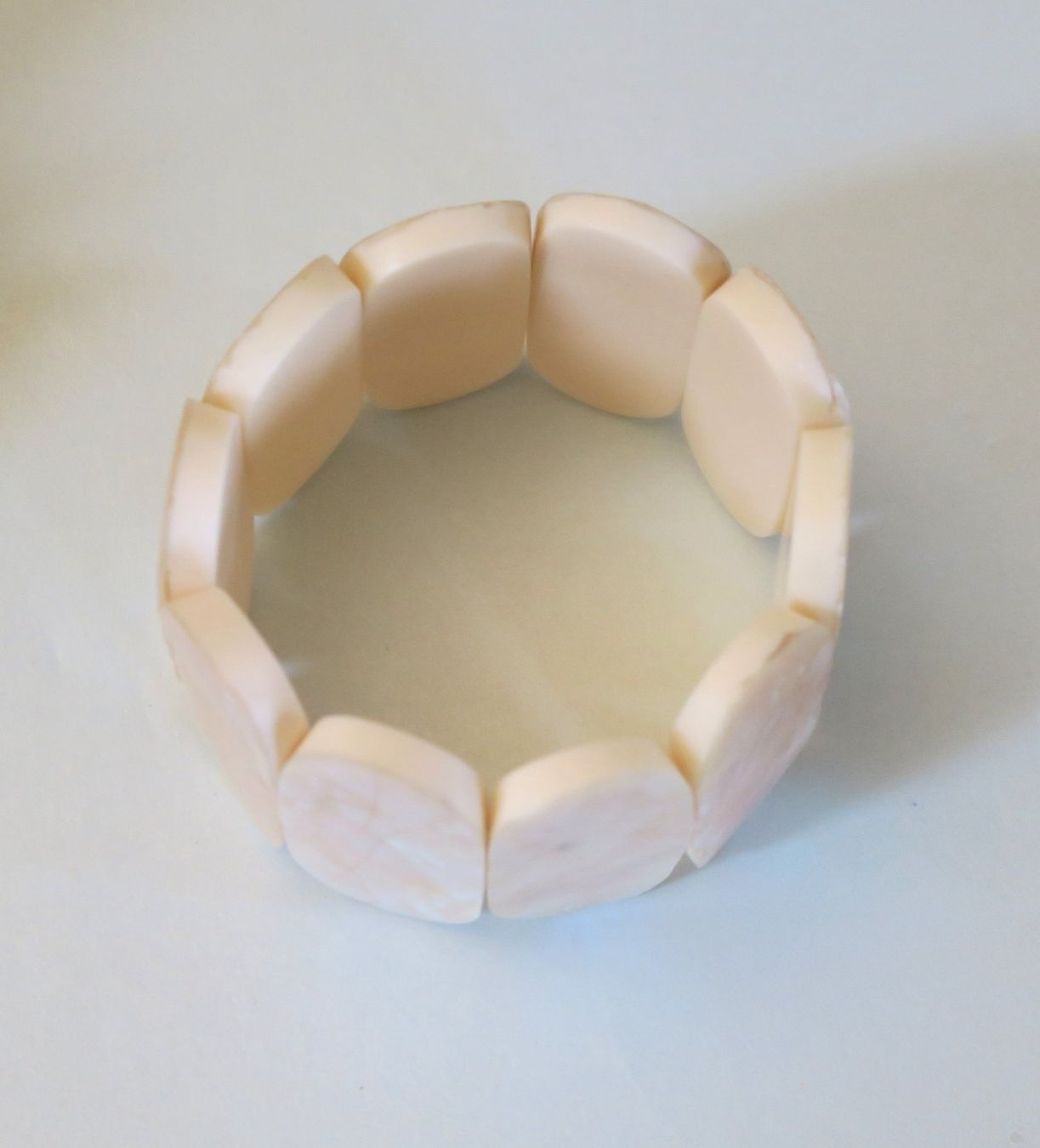 Bracciali & Braccialetti: Armband Perlmutt auf Kunststoff – Usato da Brittnau venduto da marlenestone 4