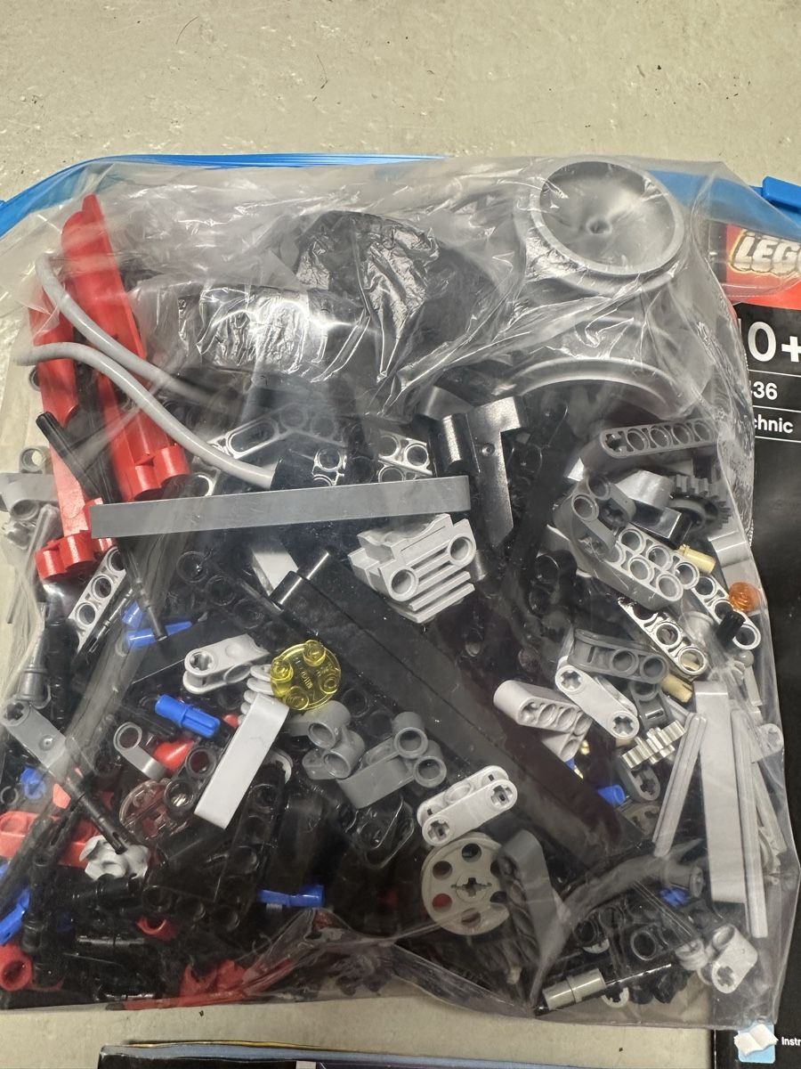 Lego Kit di costruzioni: Lego Technic Pneumatic Truck 8436 – Usato da Zell LU venduto da TinuR480 1