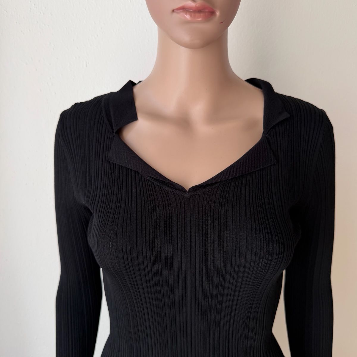 Totême Maglioni & Felpe: TOTEME Sora Top | Rippstrickpullover 🖤 – Usato da Zürich venduto da ClosetQueen 1