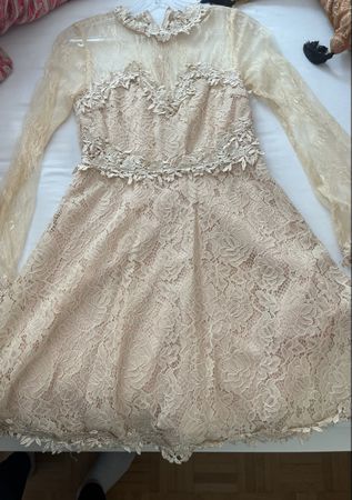Elegantes Spitzenkleid von Forever Unique, Grösse 36/38