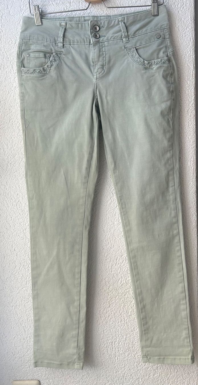 Nile Pantalons: NILE Hose – D'occasion à STUDEN BE par SMIROS