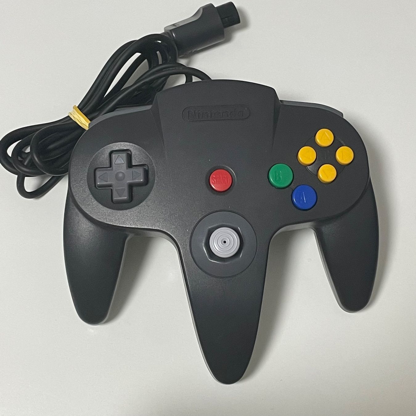 Nintendo Manettes: n64 Controller Schwarz – D'occasion à Mollis par GamingCorner