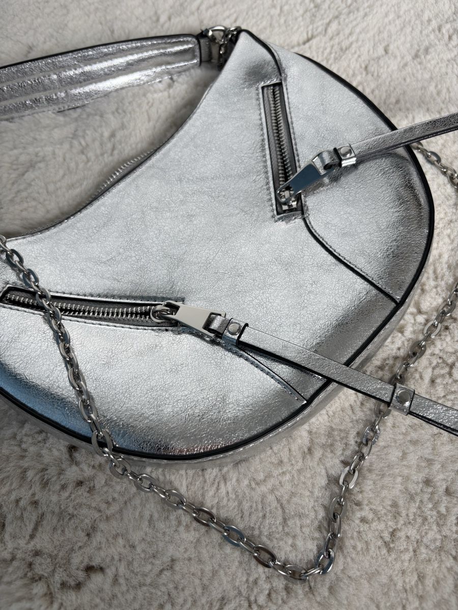 Taschen für Damen: Trendige Tasche in Silber – Neu (gemäss Beschreibung) aus Steinmaur von aly_mhs6 1