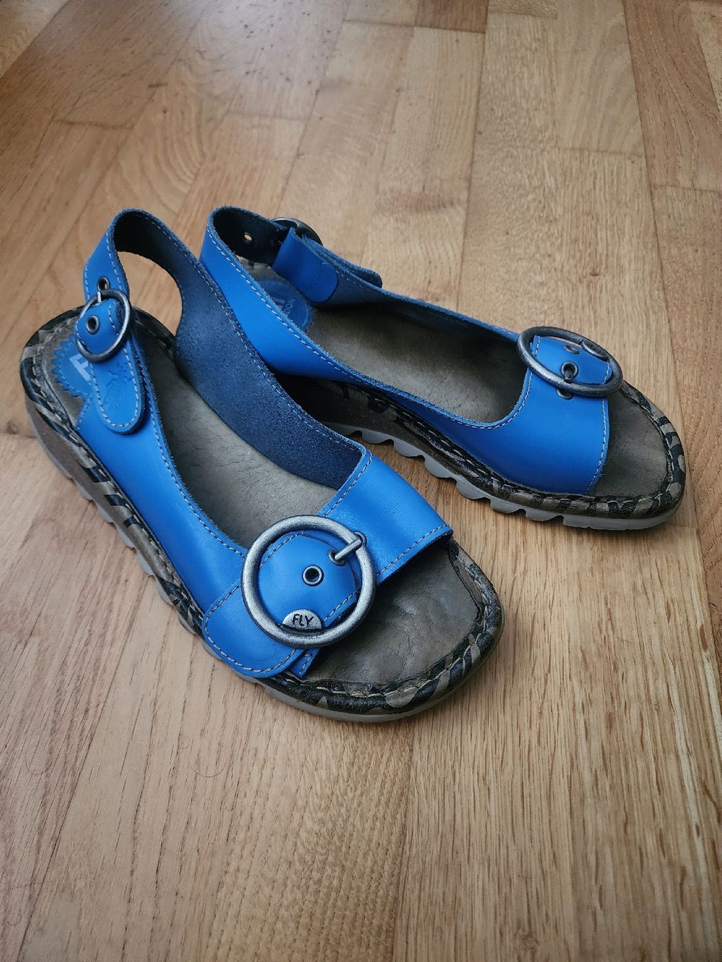 Chaussures femmes: Sandalen – D'occasion à Dierikon par Toucan2