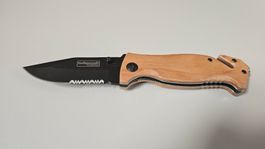 Klappmesser mit Holgriff und Gurtschneider
