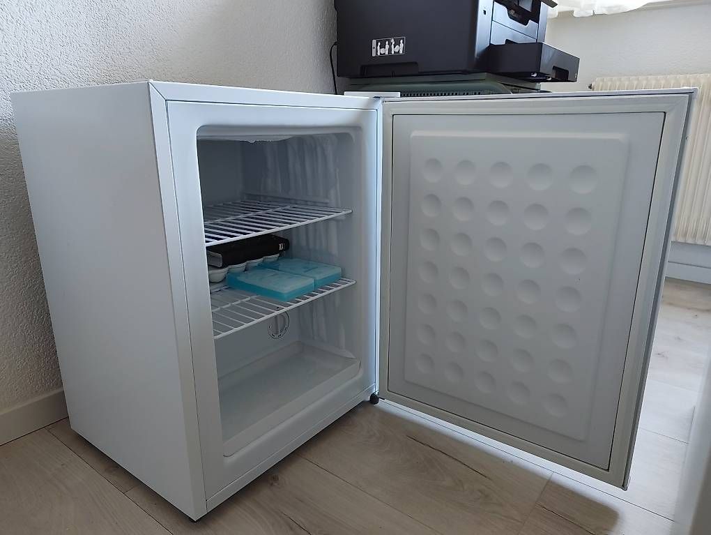Congelatori: Congélateur Kibernetik TK 60L01 comme neuf ! – Usato da La Tour-de-Peilz venduto da blu_wnd2 1