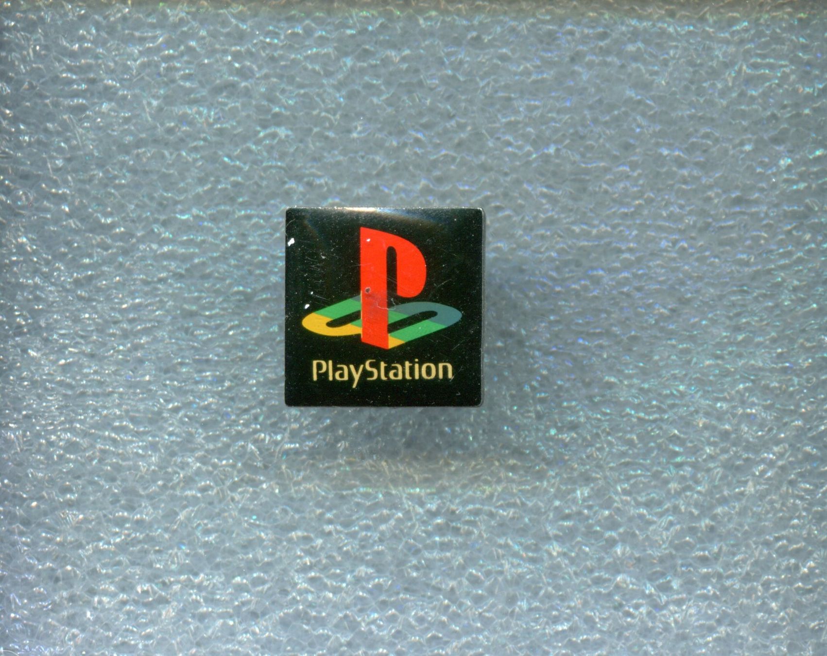 Placchette & Badge: PlayStadion  Logo – Usato da Winterthur venduto da Sammleroase