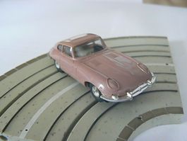 Seltener Faller AMS Jaguar E in pastellgrau/violett