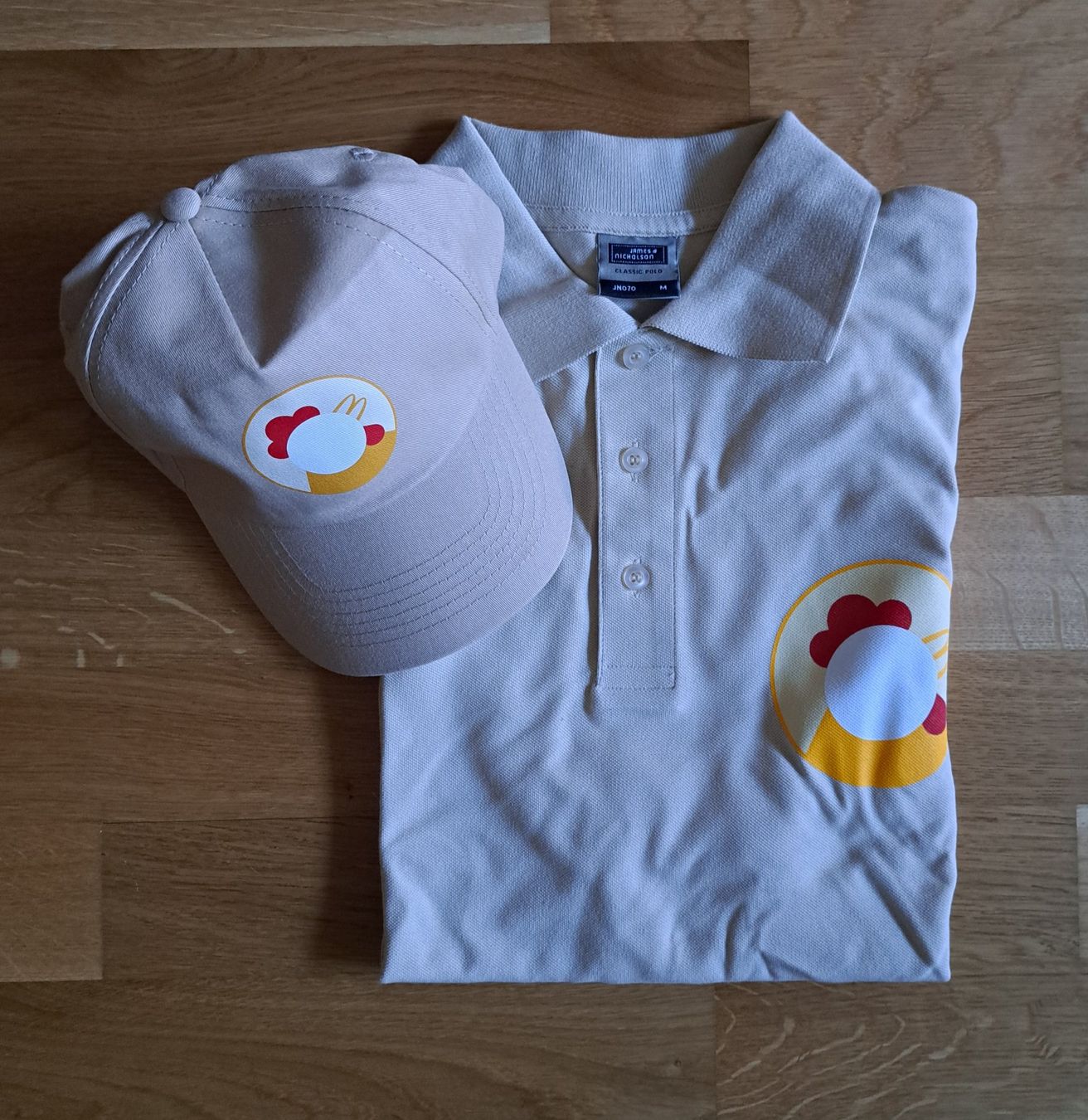 Magliette Polo: Polo McDonald's édition limitée taille M + casquette – Nuovo (secondo la descrizione) da Lausanne venduto da genybi