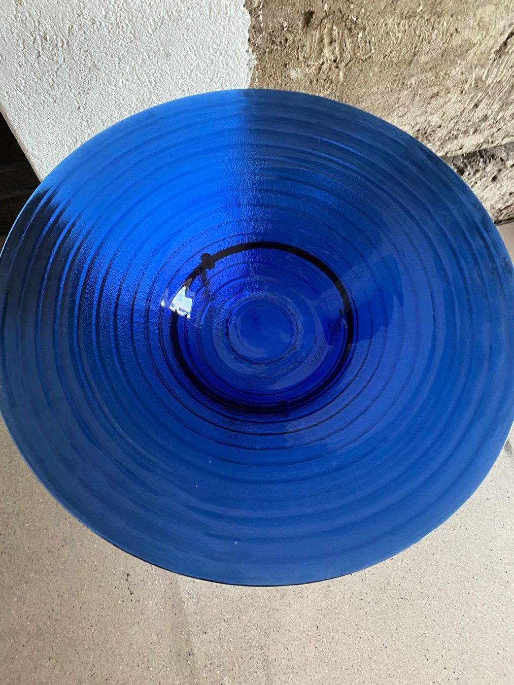 Altro per la casa: Dekorative blaue Glasschale auf Eisenständer – Usato da Bätterkinden venduto da Albera 2