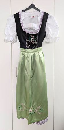 Dirndl mit Bluse