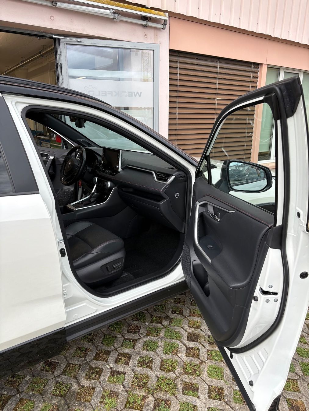 Toyota Automobili: TOYOTA 2.5 Plug-In-Hybrid Platinum – Usato da Nürensdorf venduto da Werkfeld 4