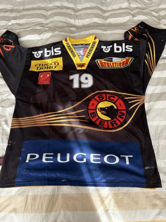 SC Bern Game Worn Dress Kinrade #19