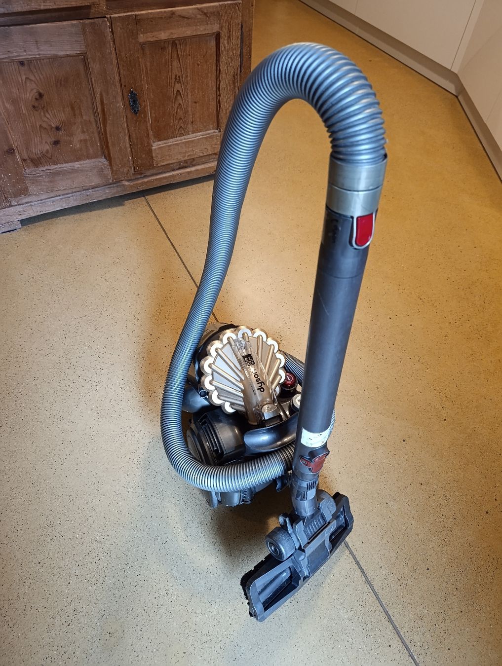 Dyson Staubsauger & Zubehör: Staubsauger Dyson DC23 – Defekt aus Winterthur von fidodido31 1