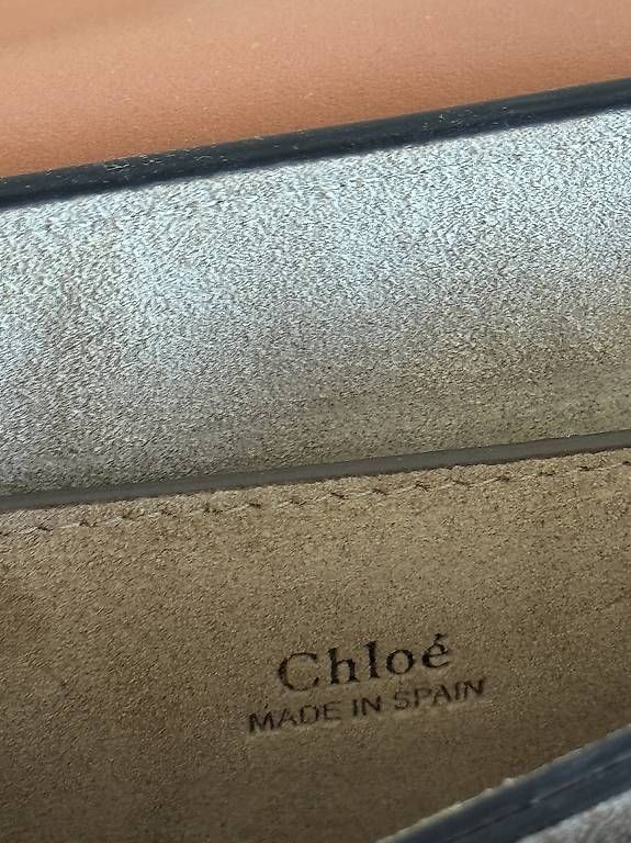 Chloé Borse da donna: Authentic Chloé Faye Leather  Excellent Condition – Usato da Zürich venduto da Vee_8003 4