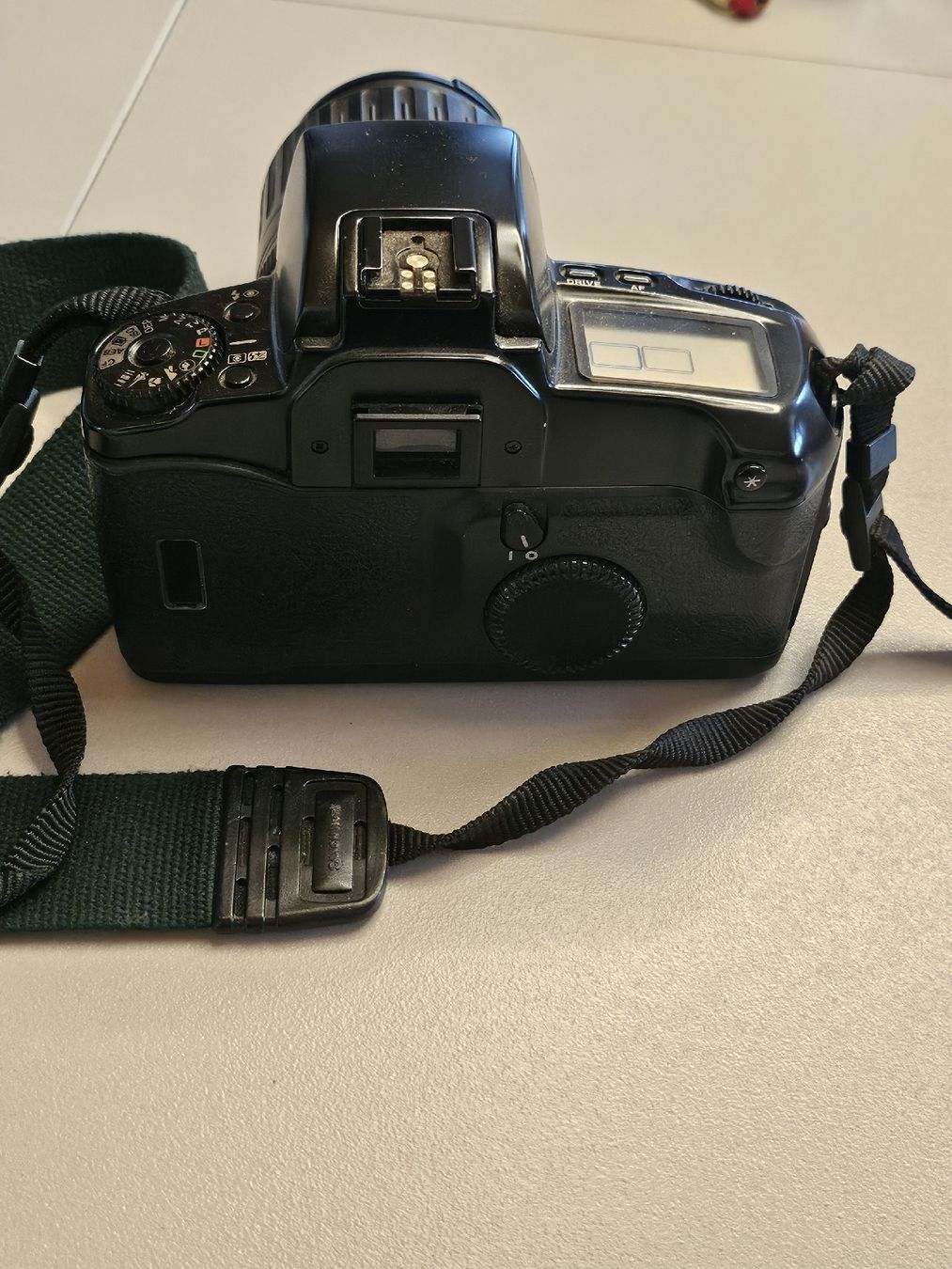 Canon Fotocamera: Canon EOS 100 Spiegelreflexkamera mit 35-135mm Objektiv – Usato da St. Gallen venduto da Cocos_Ricardo 4