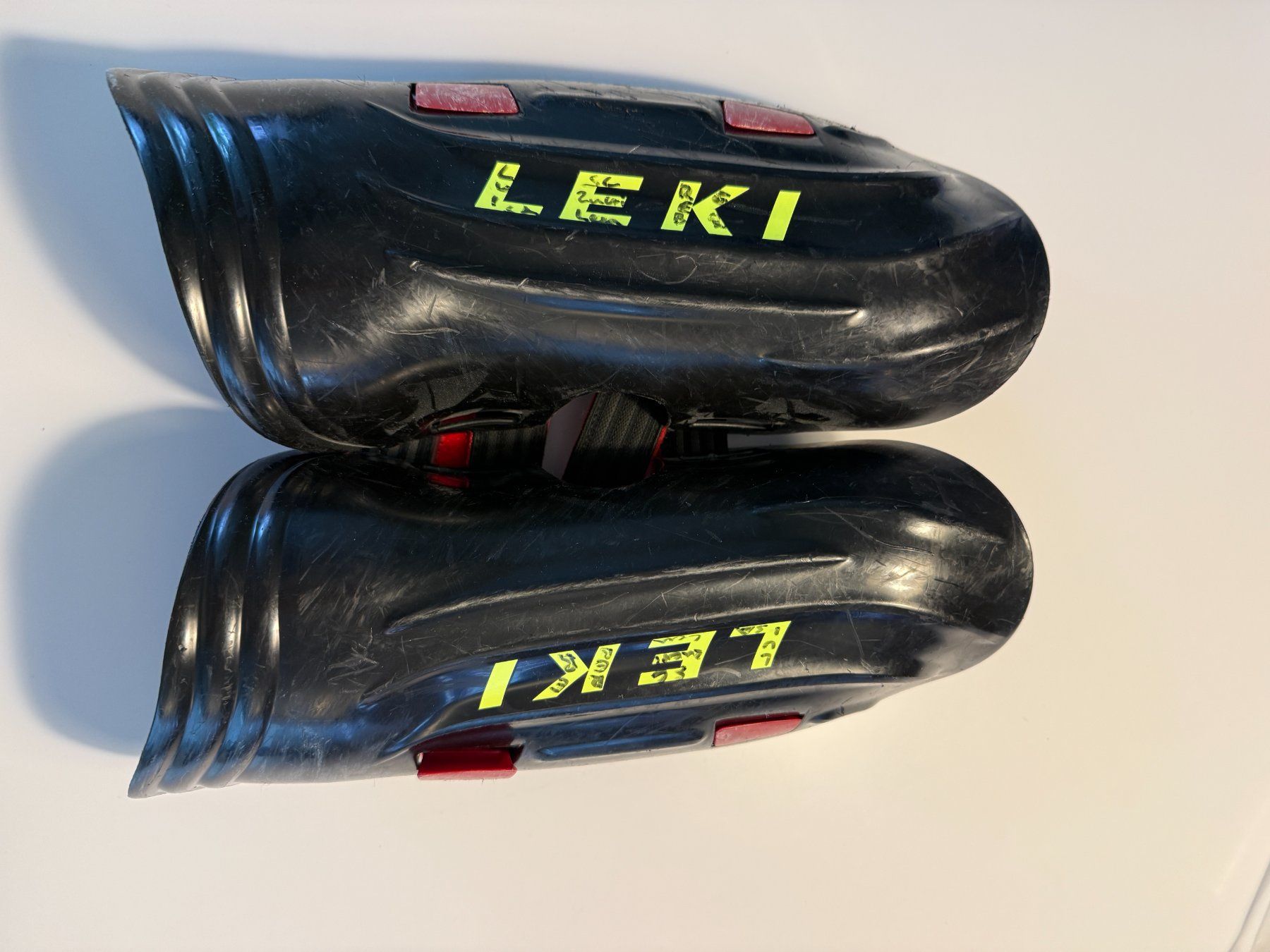 Leki Schutz & Schoner: Slalom Beinschoner LEKI 33cm – Gebraucht aus Zürich von Zboris