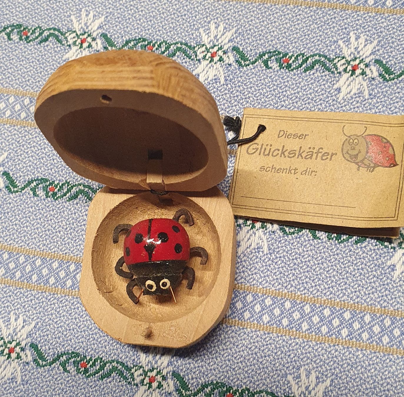 Alle Dekorationen: Glückskäfer im Holzei, Glücksbringer Talisman Geschenkidee.. – Neu (gemäss Beschreibung) aus Summaprada von swiss4860