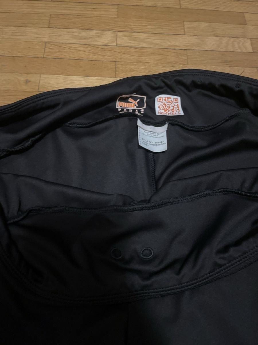 Puma Hosen: Schwarze Puma Trainingshose 3/4, Grösse 40 – Gebraucht aus Weinfelden von Tubbs2 2