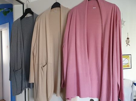 Drei schöne, elegante, leichte Cardigans Gr. 54, NEU