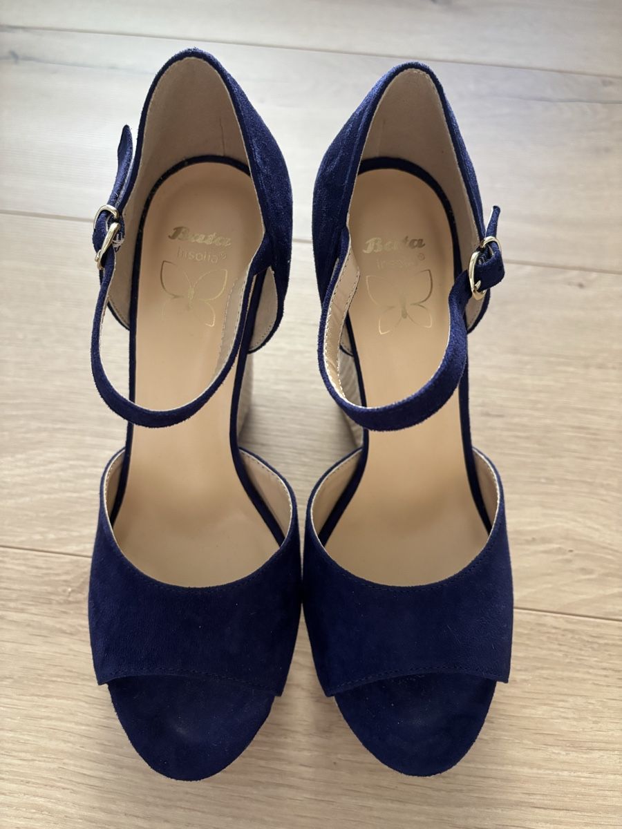 Damenschuhe: Sandales compensées Bata – Gebraucht aus Les Bioux von Tonio9396 1