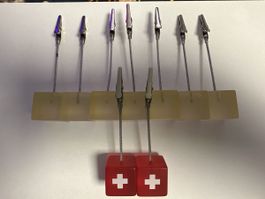 Bildhalter Krokodilklemmen CH- Design 2 Stück + 7 Stück