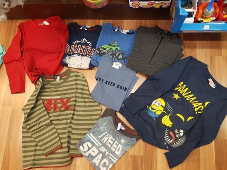 8 Sweatshirts gr 128 15 T-Shirt 134 und 128 B3