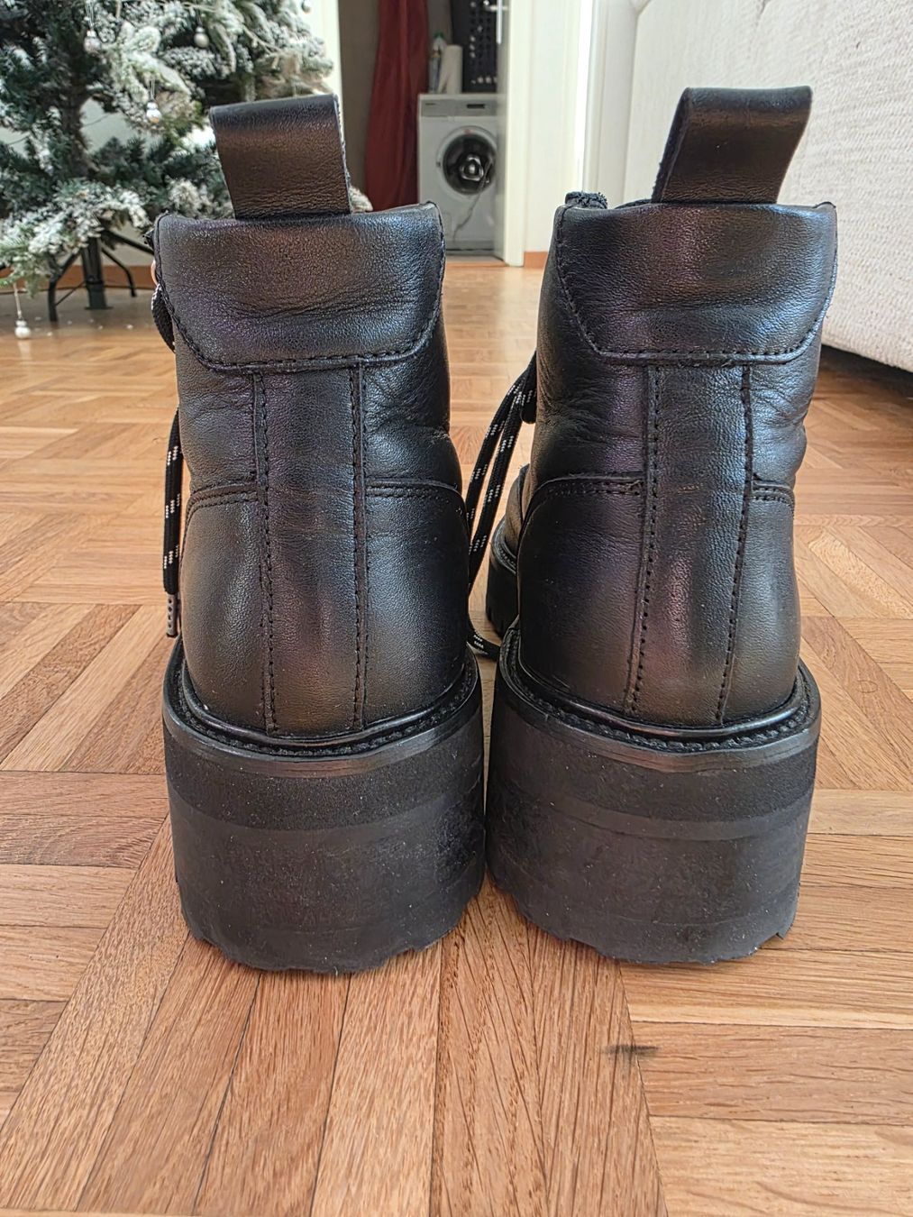Kooples Scarpe da donna: Bottines en cuir noir Kooples 39 – Usato da Renens VD venduto da Iepurica19avril 1