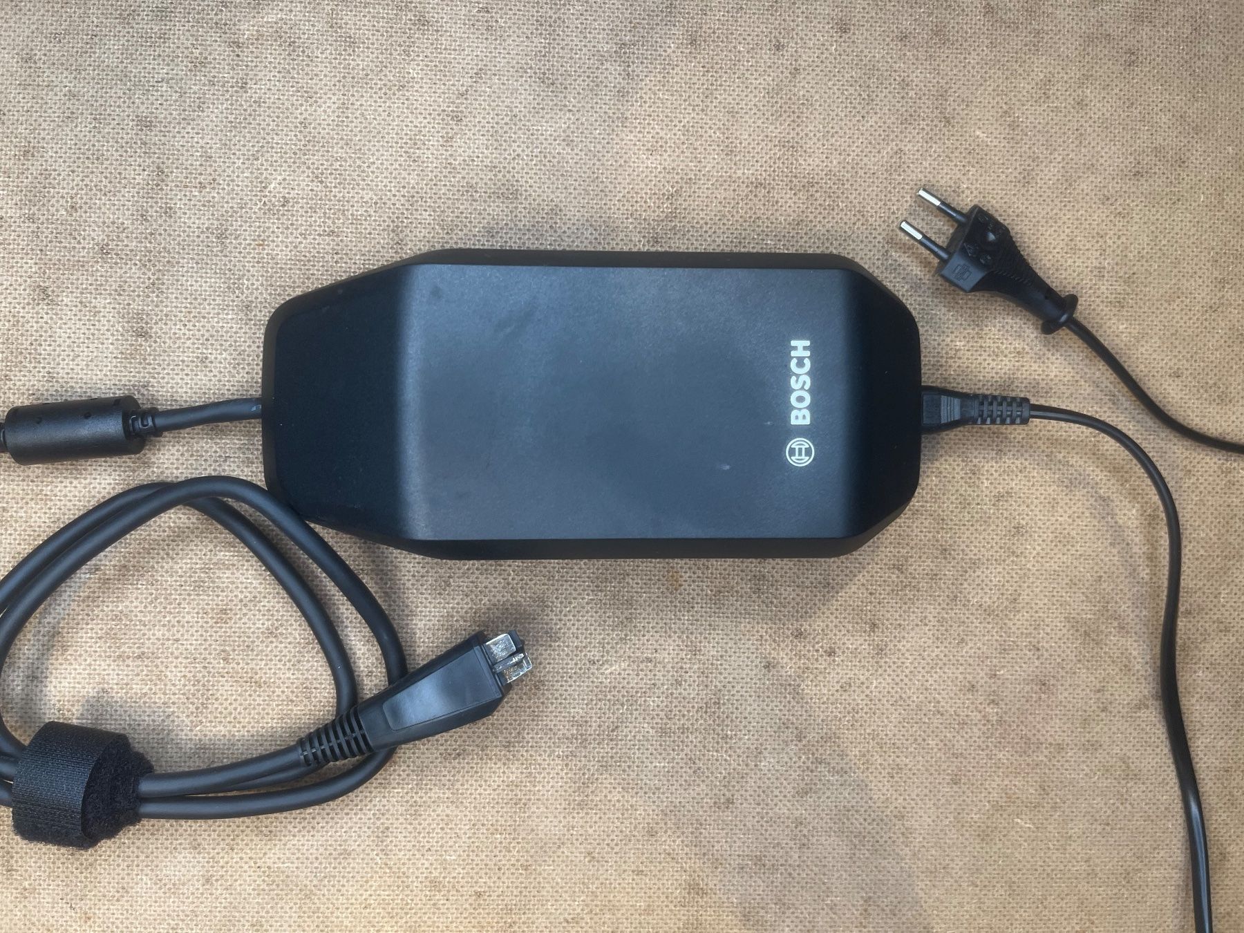 Bosch Ladegeräte: Original Bosch eBike Ladegerät BPC 3400 – Gebraucht aus Magden von Hornet2