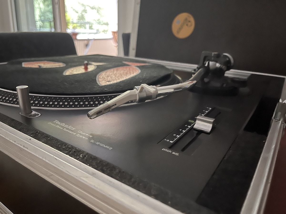 Technics Plattenspieler: 2 Technics 1210 Mk2, erste Hand. – Neu (gemäss Beschreibung) aus Burgdorf von fab_k87l 2