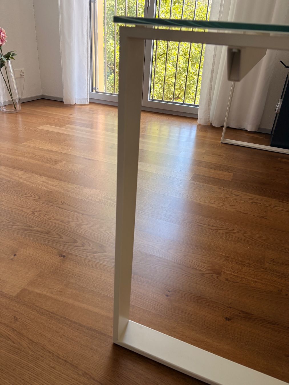 Interio Scrivanie: Glas-Bürotisch – Usato da Zuchwil venduto da CME-Ricardo 5