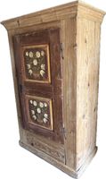 Alter schöner Bauernschrank