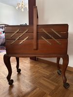 Nähkorb Holz mit Rollen und Griff guter Zustand