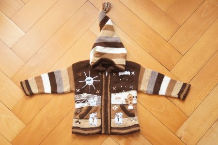 Herzige Kinder Strickjacke mit Kapuze Gr. 104 guter Zustand