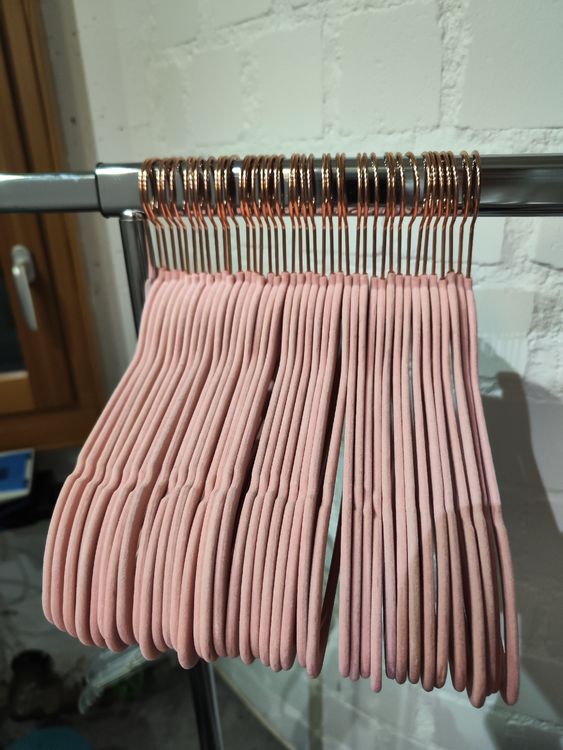 50 Stück Samt-Kleiderbügel Rosa - Anti-Rutsch Mit Silberhaken Von StickandShine
