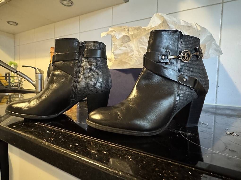 Scapa Scarpe da donna: Bottines cuir Scapa taille 37 – Usato da Pully venduto da mid_sdf2