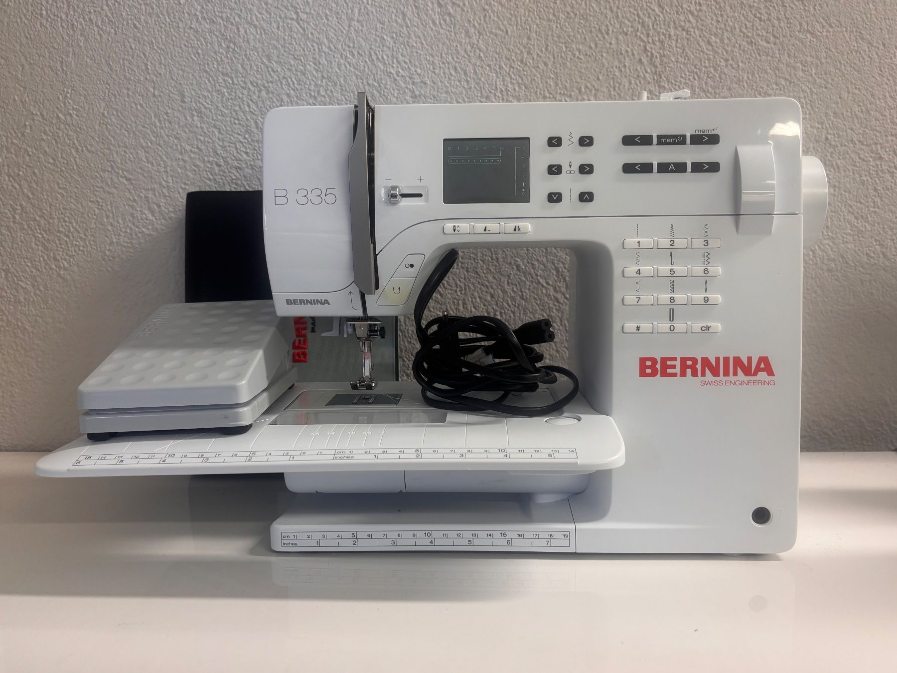 Bernina Nähmaschinen: Bernina B335 Deluxe – Gebraucht aus Wettswil von inf_rk7w