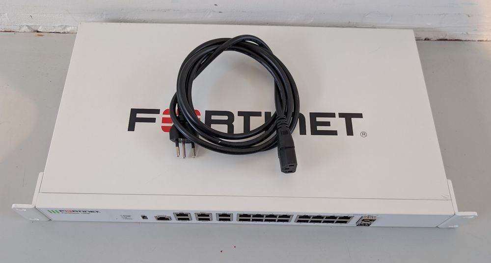 Fortinet Firewall: Fortinet FortiGate 100E FireWall – Gebraucht aus Volketswil von adream_ 2