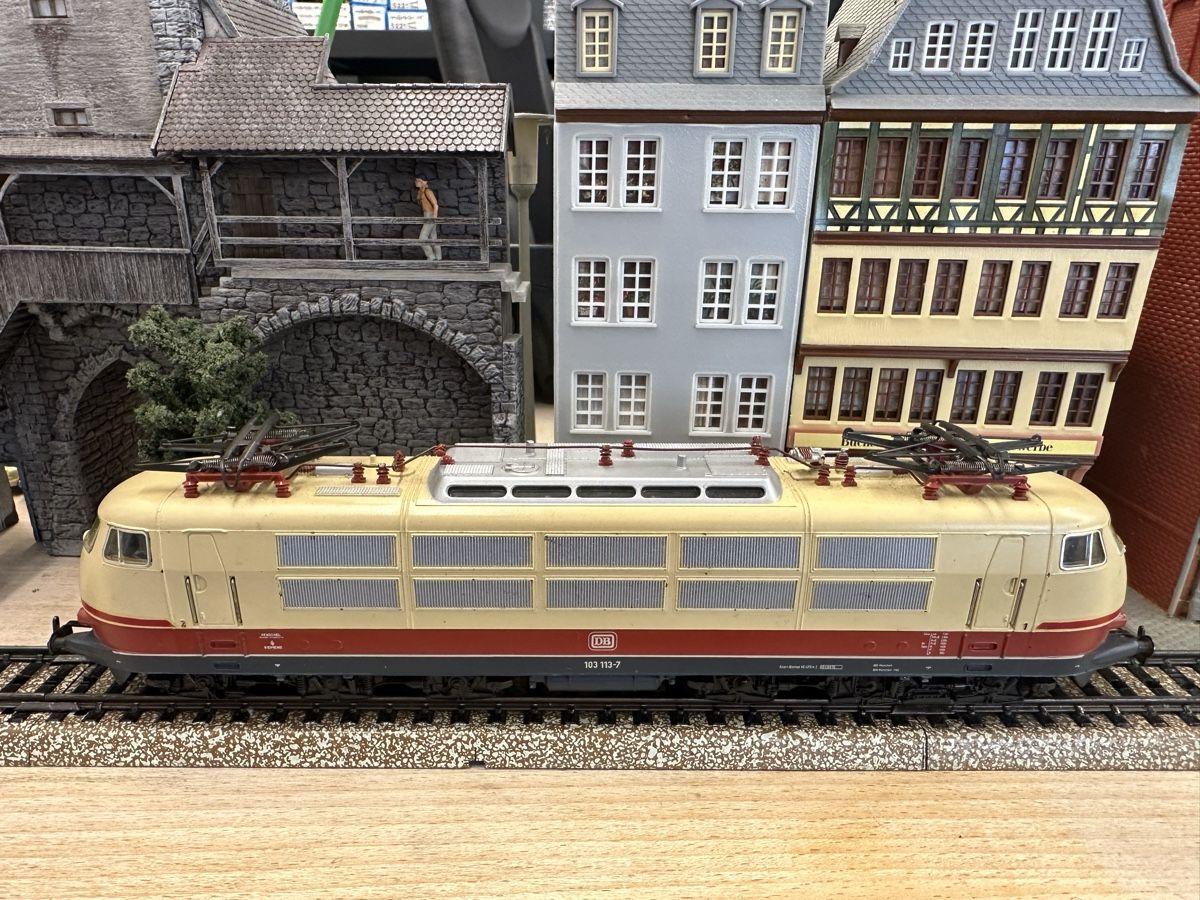 Märklin Modellini di ferrovie: Märklin 3054 DB BR 103 TEE – Usato da Lupsingen venduto da New-Haven 1