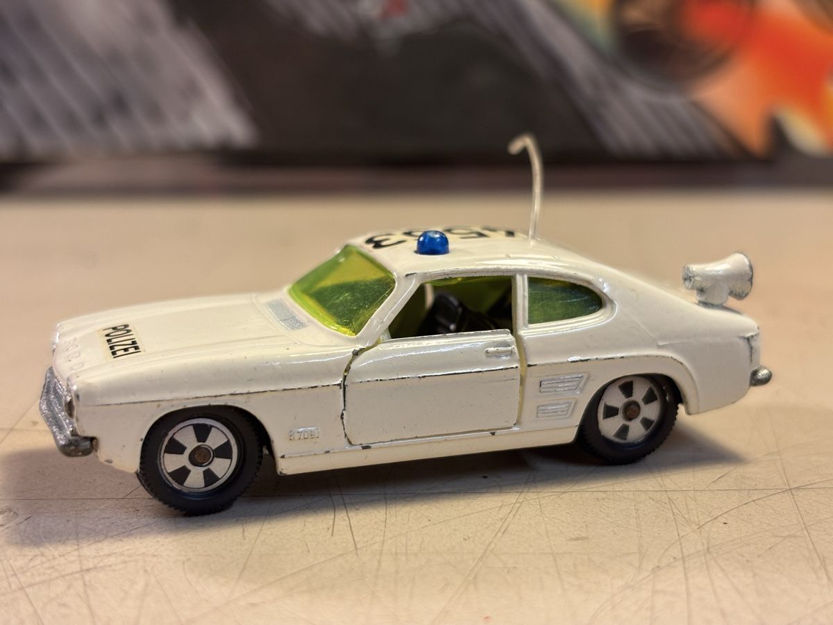 Siku Modellini d'auto: Siku Ford Capri Polizei – Usato da Möriken AG venduto da Classics16