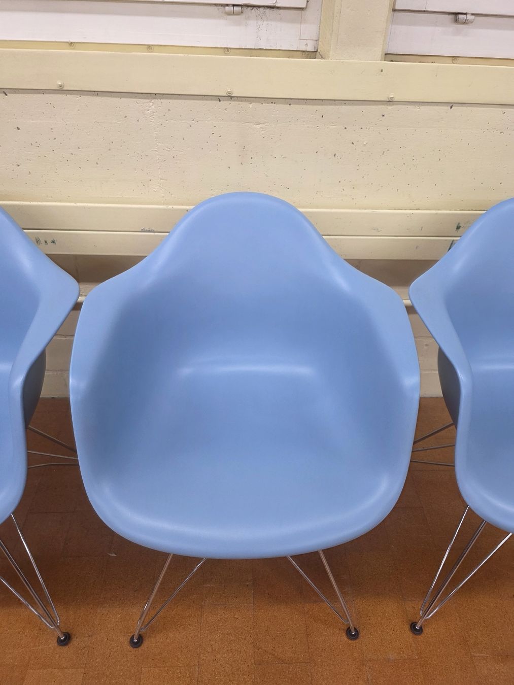 Vitra Sedie: Designer Stühle Eames Vitra DAR in hellblau – Usato da Lichtensteig venduto da Polsterwerk 5