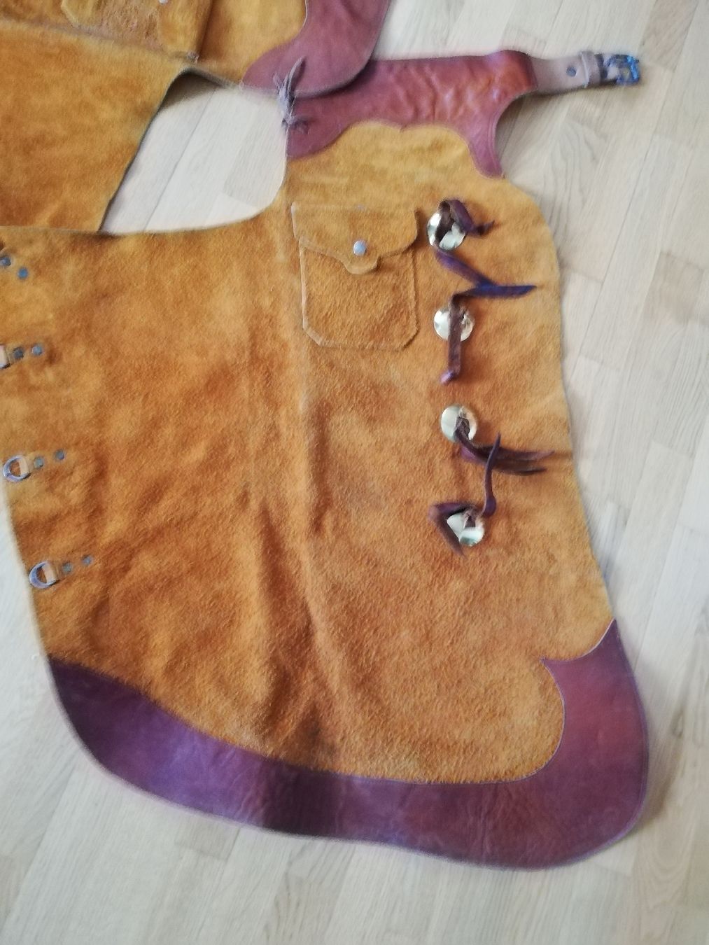 Hosen: Western Chaps Leder hellbraun mit Conchos gebraucht – Gebraucht aus Luzern von Amenophis1 6