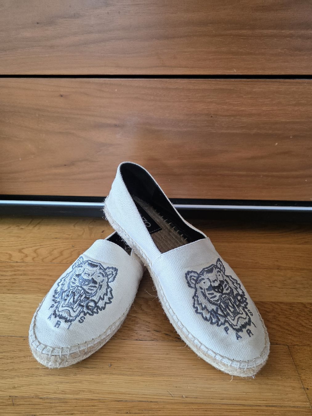 Kenzo Scarpe da donna: Kenzo Espadrilles White Tiger Print Size 38 – Nuovo (secondo la descrizione) da Brüttisellen venduto da par_8zbj 4