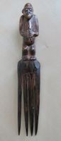 Haarkamm aus Holz / Kamm mit Gorillagriff, antik / Afrika