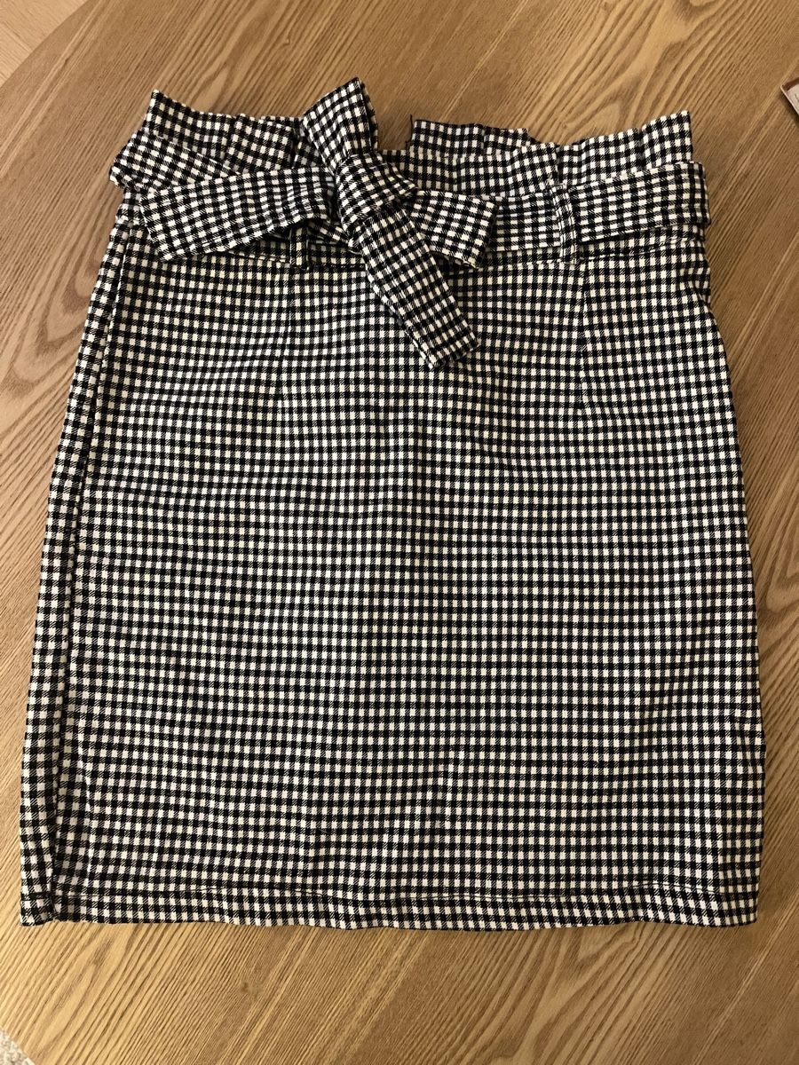 Lotti di vestiti: Zweiteiler, Rock & Top, New Collection – Nuovo (secondo la descrizione) da Wädenswil venduto da EW94 1