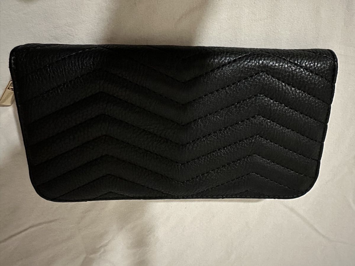 Portamonete: New black wallet with tags – Nuovo (secondo la descrizione) da Neuchâtel venduto da agn_jc66 1